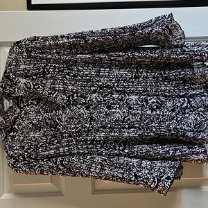 CJ Banks Fluted Black and White Blouse Button Down Top w Bell Sleeve